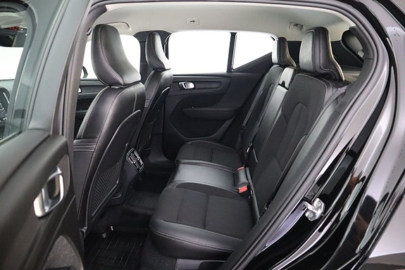 Volvo XC40 12 of 21