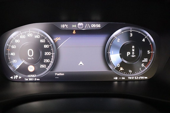 Volvo XC40 14 of 21