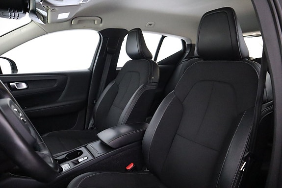 Volvo XC40 11 of 21
