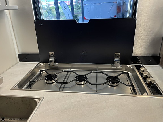 Adria Matrix Supreme 670 SL 9 of 14