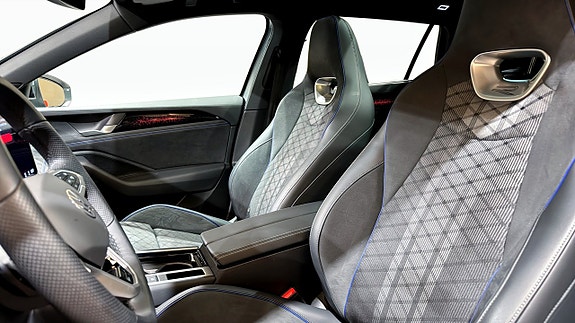 Volkswagen Passat 8 of 23