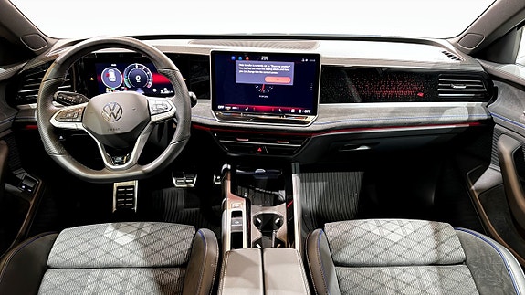 Volkswagen Passat 11 of 23