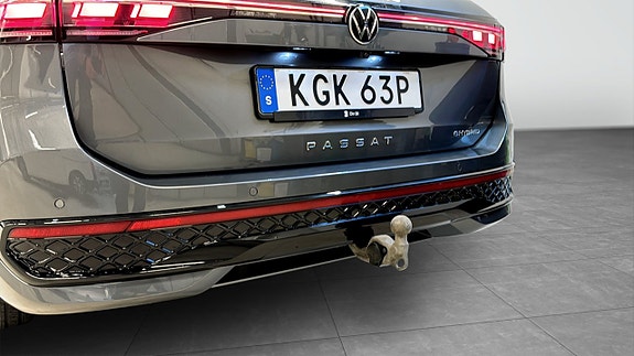 Volkswagen Passat 14 of 23