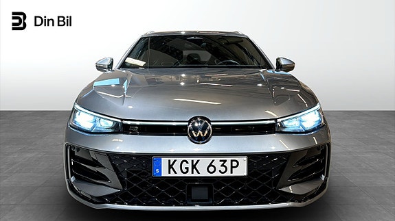 Volkswagen Passat 4 of 23