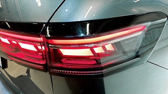 Volkswagen Passat 16 of 23