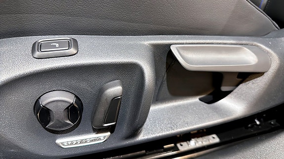 Volkswagen Passat 18 of 23