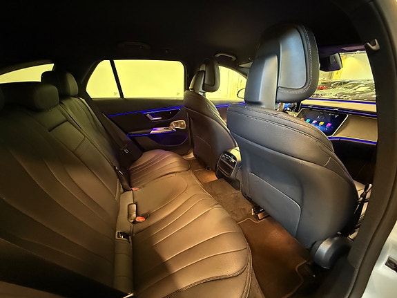 Mercedes-Benz E300 de 11 of 22