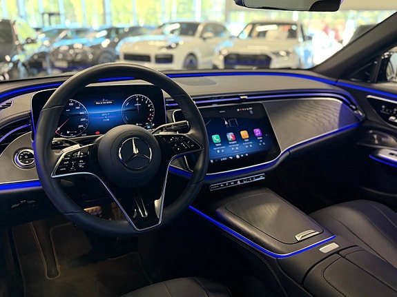 Mercedes-Benz E300 de 15 of 22