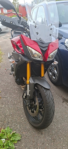 Yamaha MT-09 2 of 6