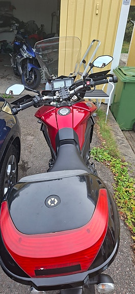 Yamaha MT-09 3 of 6