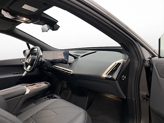 BMW iX 29 of 30