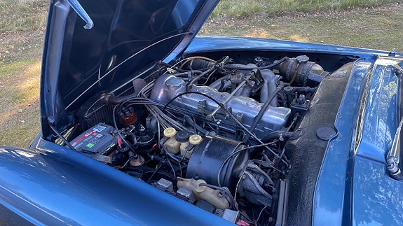 Mercedes-Benz 250 SL 19 of 21