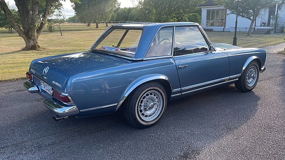 Mercedes-Benz 250 SL 12 of 21