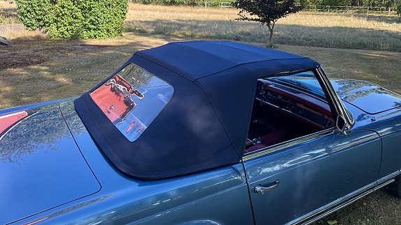 Mercedes-Benz 250 SL 9 of 21