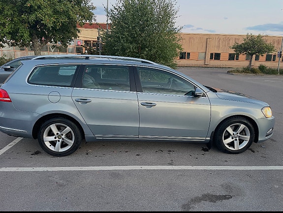 Volkswagen Passat 2 of 4