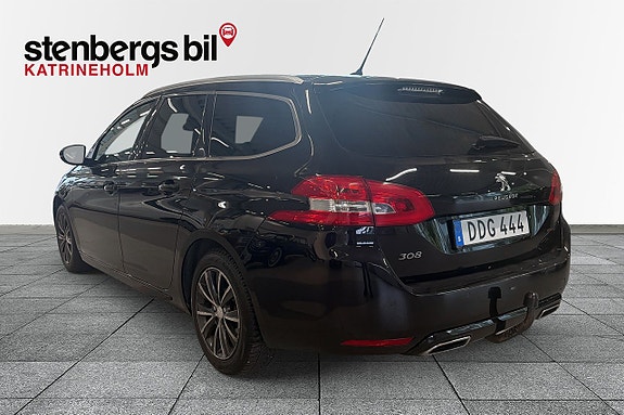 Peugeot 308 SW 2 of 11
