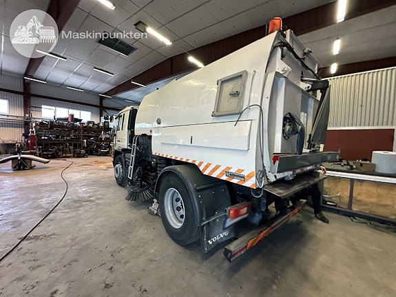 Volvo fl220 sopbil med Johnston JB VT650 7 of 27