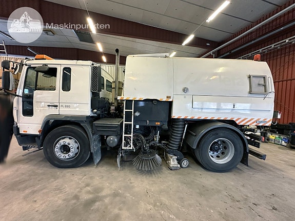 Volvo fl220 sopbil med Johnston JB VT650 8 of 27