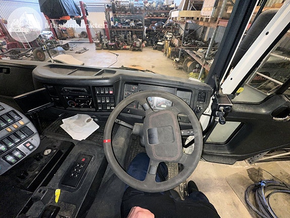 Volvo fl220 sopbil med Johnston JB VT650 13 of 27