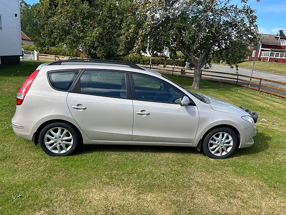 Hyundai i30 4 of 6