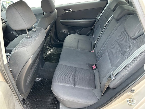 Hyundai i30 6 of 6