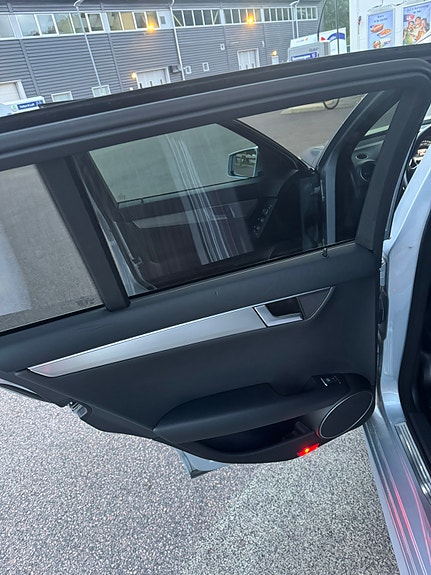 Mercedes-Benz C200 13 of 13