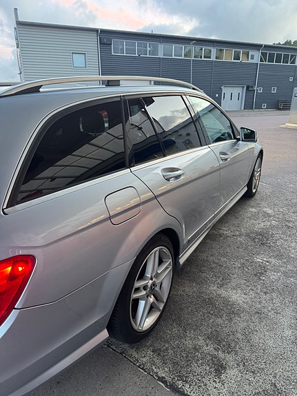 Mercedes-Benz C200 4 of 13