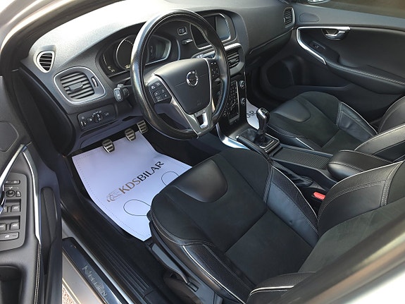 Volvo V40 9 of 11