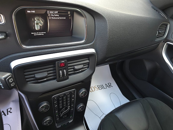 Volvo V40 10 of 11
