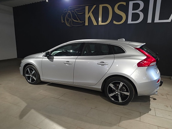 Volvo V40 3 of 11
