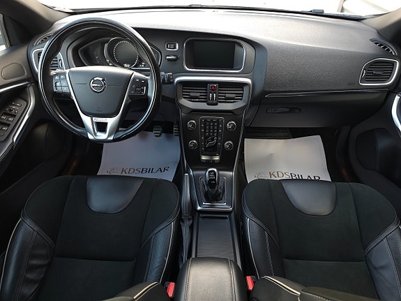 Volvo V40 8 of 11