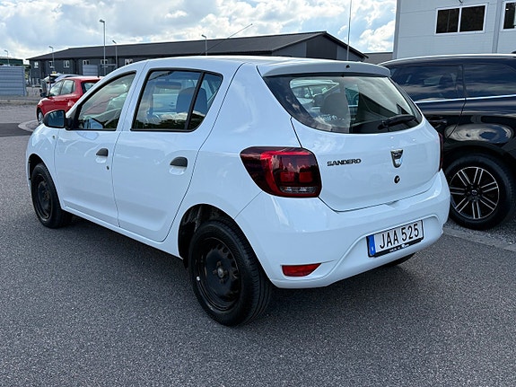 Dacia Sandero 8 of 16
