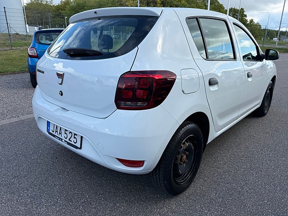Dacia Sandero 10 of 16