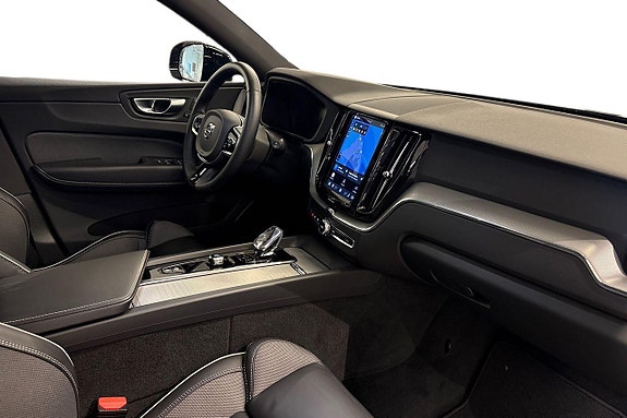 Volvo XC60 23 of 29