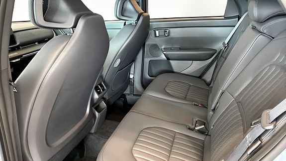 Kia Seltos 9 of 12