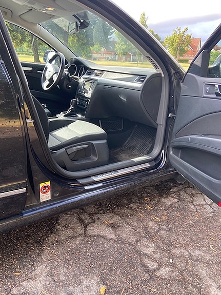 Skoda Superb 2 of 19