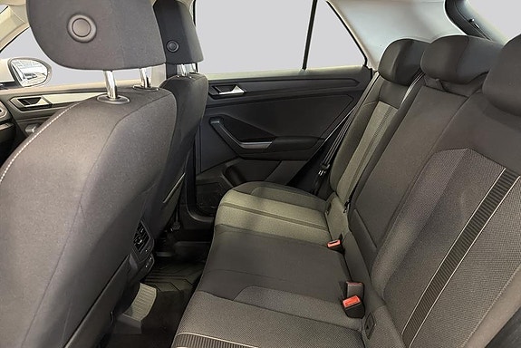 Volkswagen T-Roc 9 of 19