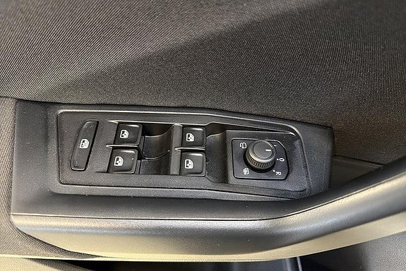 Volkswagen T-Roc 15 of 19