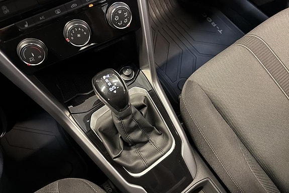 Volkswagen T-Roc 12 of 19