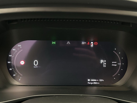 Volvo XC40 17 of 30