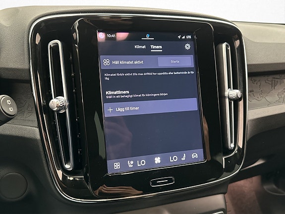Volvo XC40 24 of 30