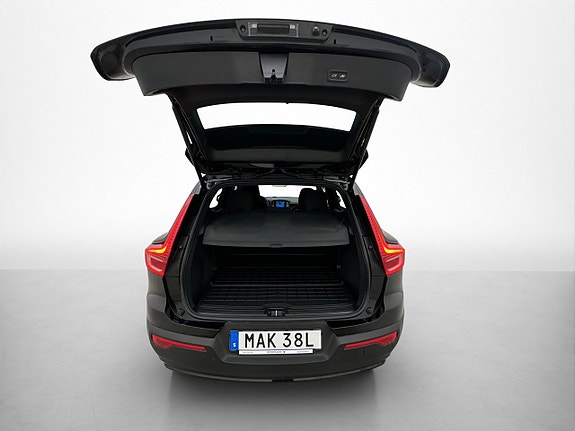 Volvo XC40 30 of 30