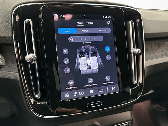 Volvo XC40 23 of 30