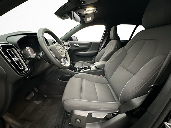 Volvo XC40 11 of 30