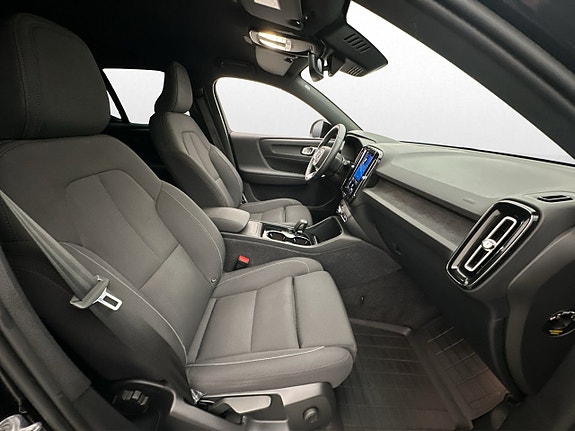 Volvo XC40 27 of 30