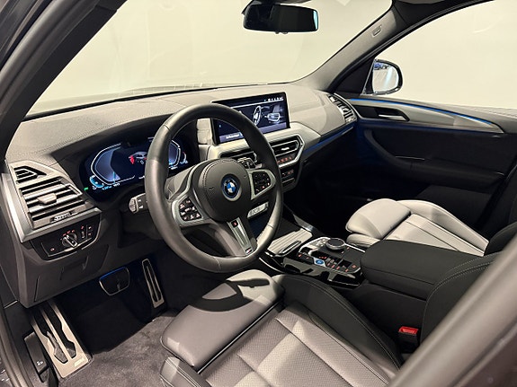 BMW iX3 12 of 18