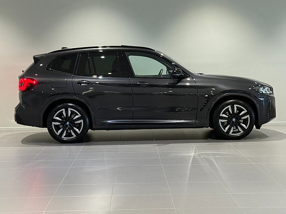 BMW iX3 3 of 18