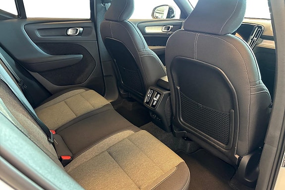 Volvo XC40 9 of 23