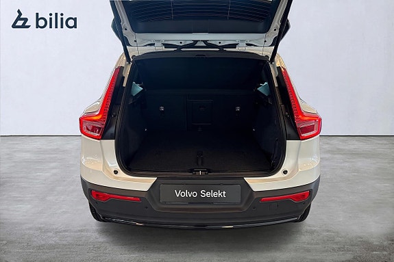 Volvo XC40 12 of 23