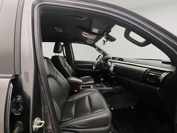Toyota HiLux 30 of 30